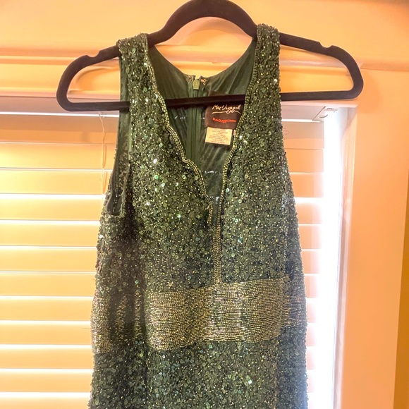 MAC DUGGAL SCALLOPED NECKLINE SEQUINED EVENING GOWN - Picture 2 of 5